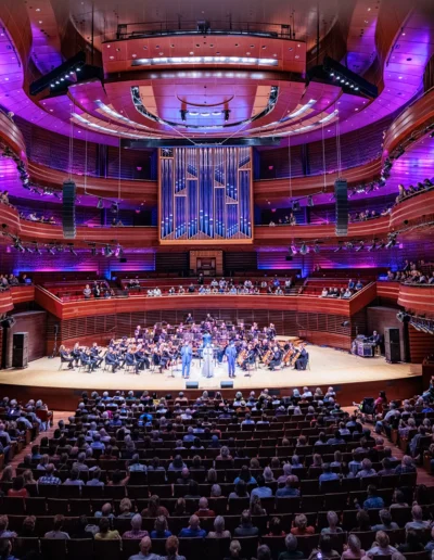 Straight on shot of the No Name Pops and audience at the Kimmel Center